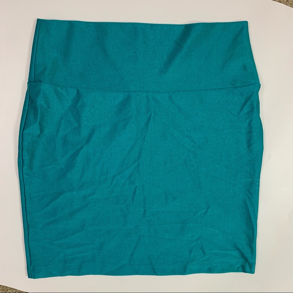 Forever21 | Women’s mini skirt aqua color Size M
